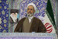 تعرض به ساحت امام، کاری رذیلانه/ مردم آرزوی سقوط ایران را بر دل دشمنان می گذارند