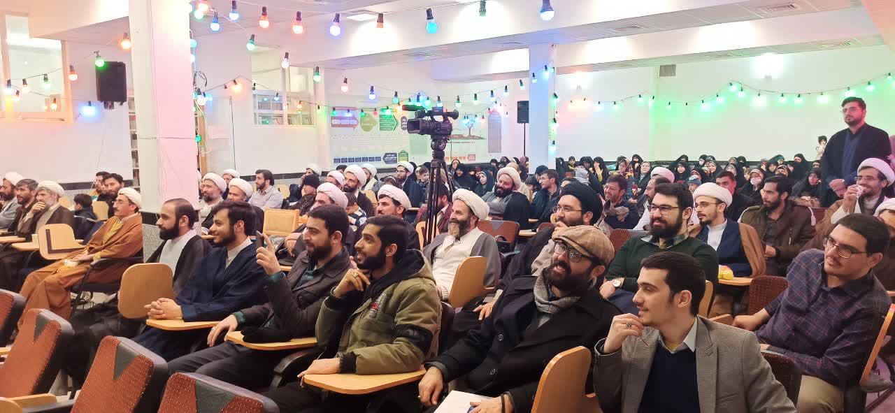 وجود دو عنصر برنامه جامع و الگوی مناسب برای پیشرفت و سلوک الی الله ضروری است