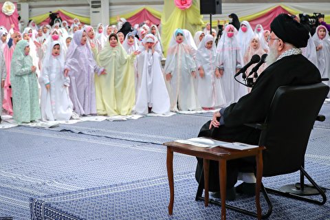 گزیده‌ای از سخنان رهبر معظم انقلاب در مراسم جشن تکلیف دختران دانش‌آموز