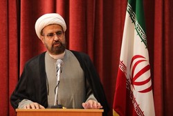 طلاب و روحانیون در استمرار اهداف و آرمان های اسلامی نقش آفرین هستند