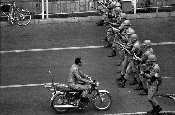 مرور سرودهای انقلاب؛ «ایران ایران»