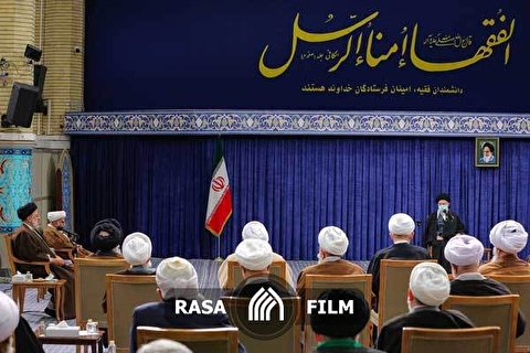 علماء جهاد تبیین را جدی بگیرند