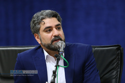 فقر حوزه علمیه در انس با ادبیات