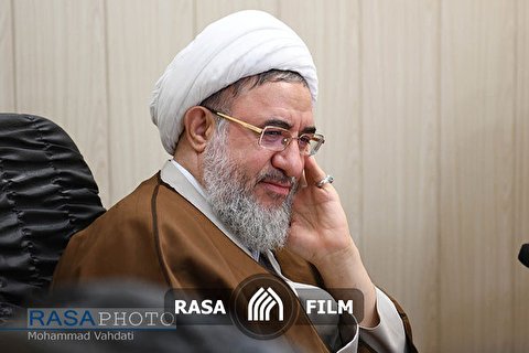 وظیفه حوزویان اقناع جامعه درباره ضوابط پوشش اسلامی است