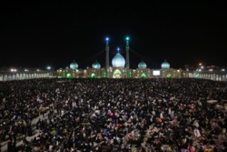 شکوه حضور و دین‌داری ایرانیان در شب‌های قدر +عکس