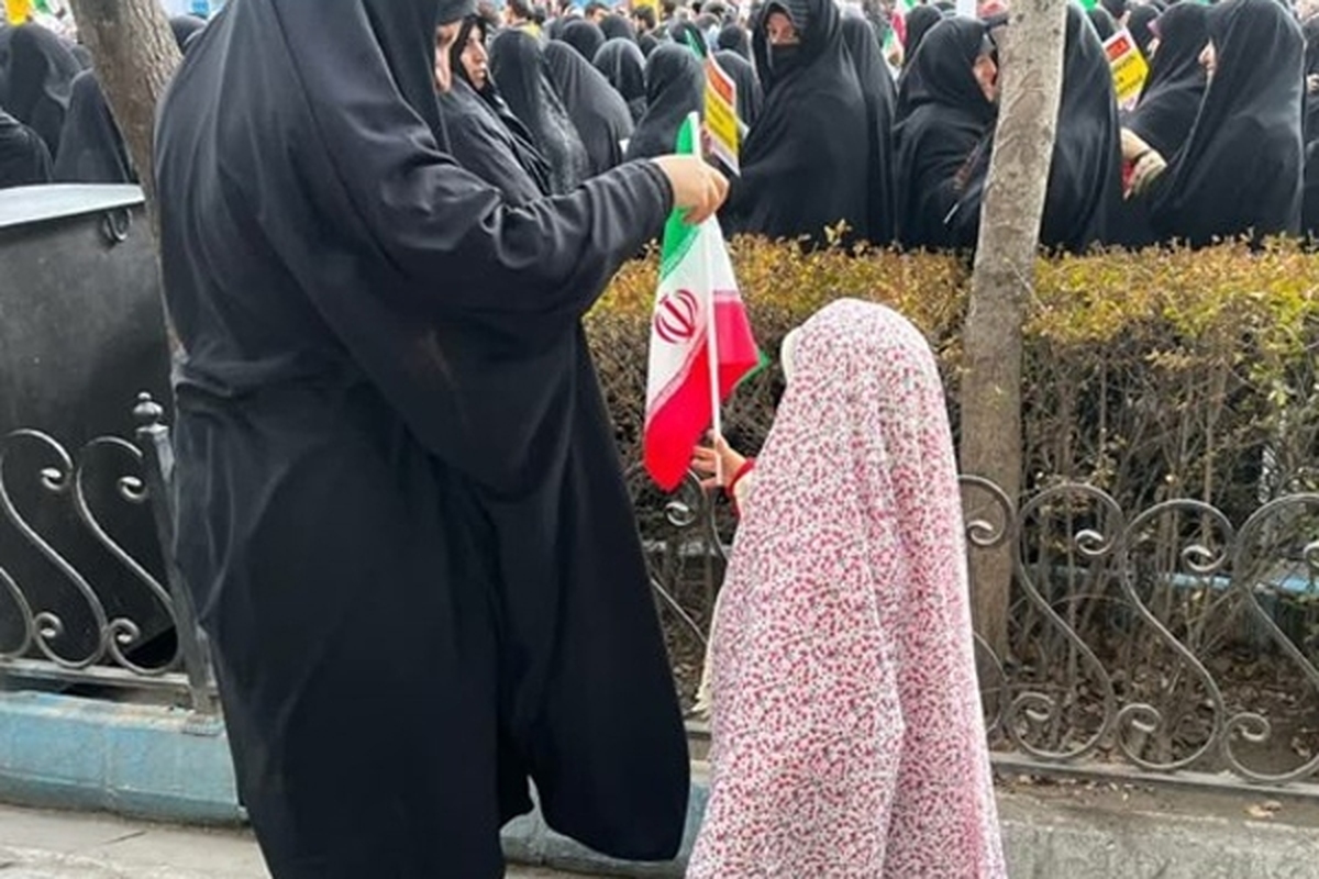 اسم رمز ما دختران صورتی‌پوش