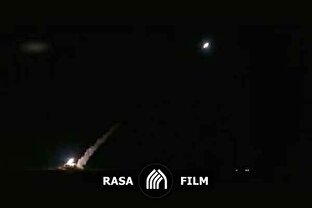 نخستین فیلم از لحظه شلیک موشک‌ها به محل تروریست ها