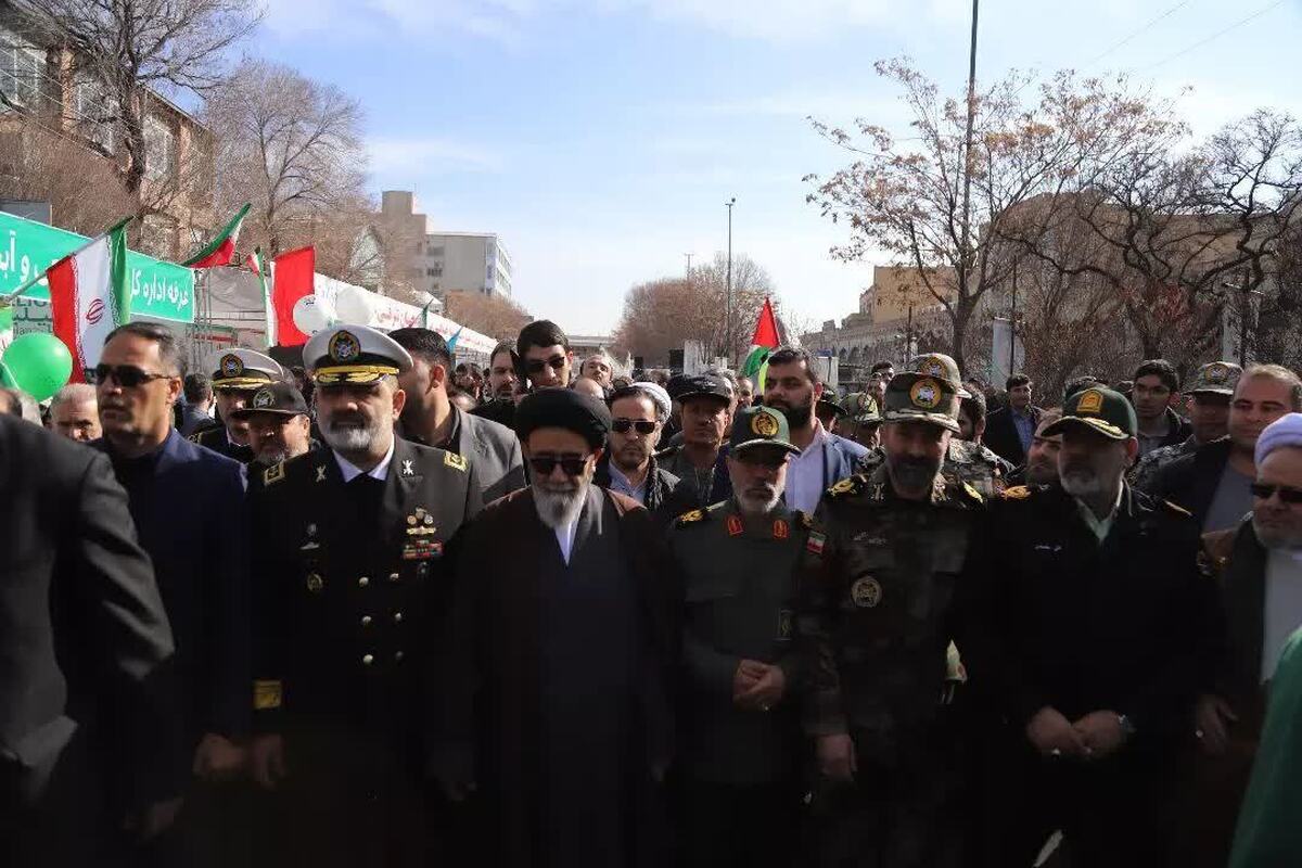 قدردانی فرمانده سپاه عاشورا از حضور کم نظیر مردم در راهپیمایی ۲۲ بهمن