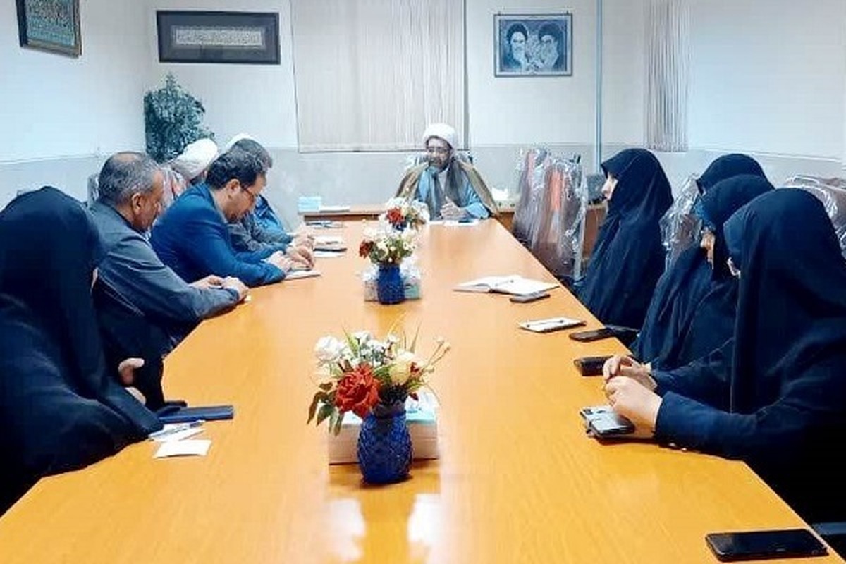 گزارشی از جلسه حجت الاسلام فاضل با مدیر و کارکنان حوزه علمیه خواهران فارس