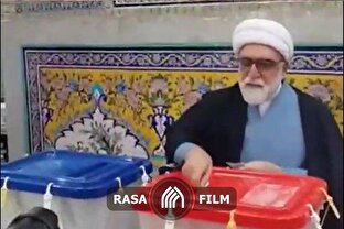 تولیت آستان قدس رضوی، رای خود را به صندوق انداخت