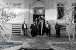 حضور مقام معظم رهبری در بیت تاریخی حضرت امام خمینی (ره) در قم