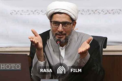 باید جلوی تحریف حادثه عاشورا را گرفت