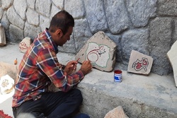 هنرنمایی جوان خوش ذوق دیشموکی روی سنگ