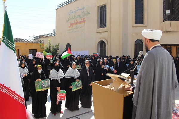 تجمع طلاب حوزه علمیه خواهران فارس در حمایت از مردم مظلوم فلسطین