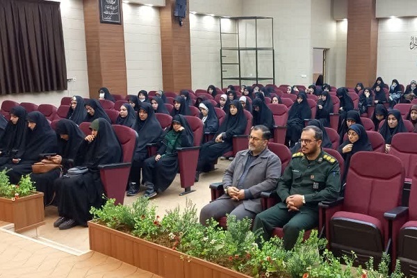اعزام جمعی از طلاب حوزه علمیه خواهران فارس به اردوی راهیان نور + تصاویر