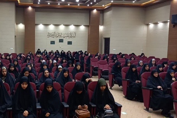 اعزام جمعی از طلاب حوزه علمیه خواهران فارس به اردوی راهیان نور + تصاویر