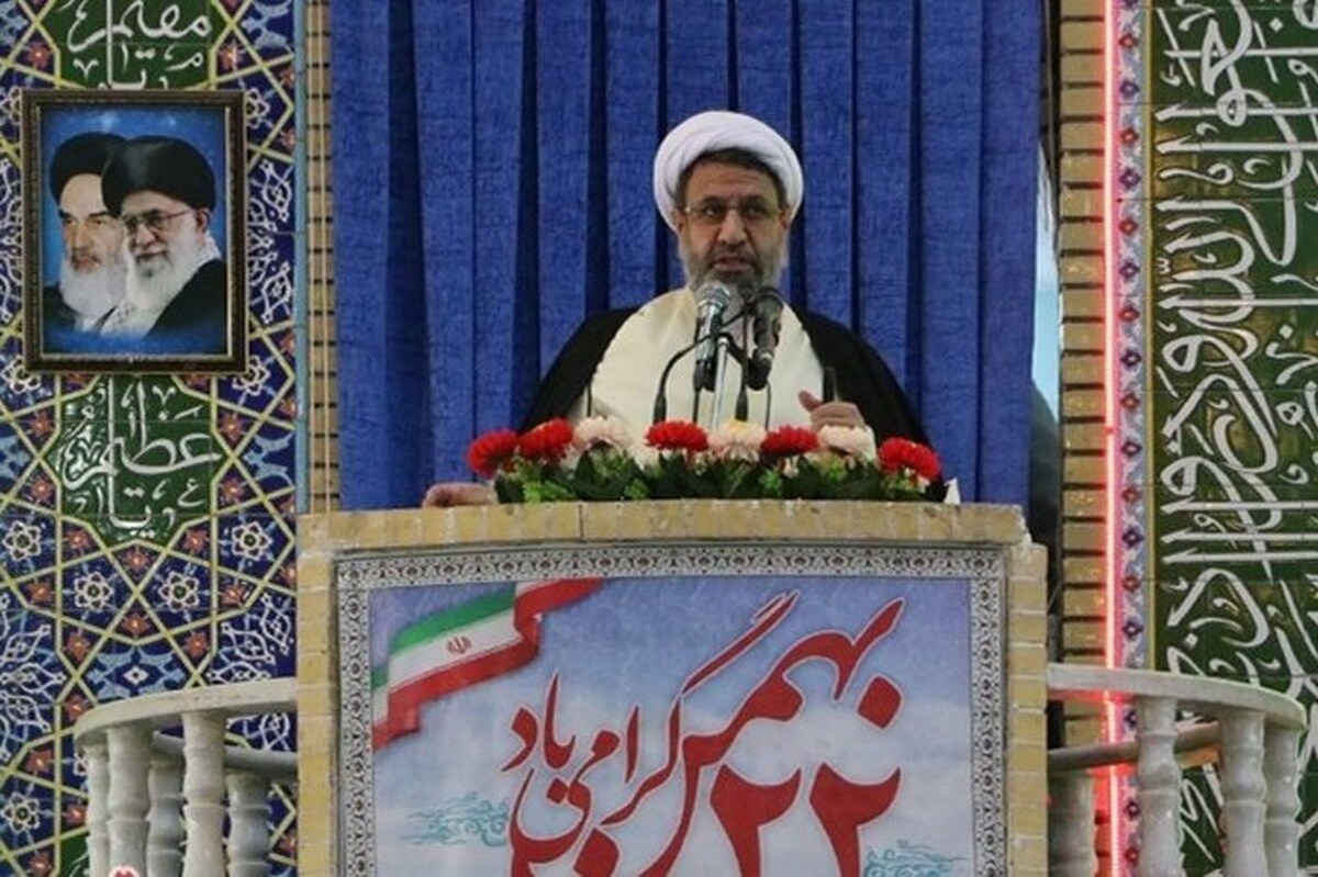 انقلاب اسلامی پرچمدار مبارزه با استکبار جهانی است