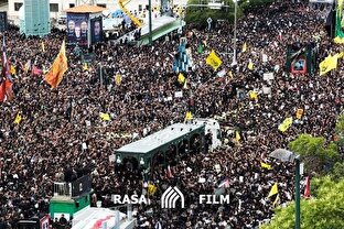 بدرقه بی نظیر مردم مشهد در تشییع «شهید جمهور»