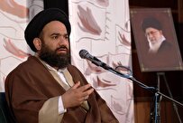 امروز پرچم به دست رهبر معظم انقلاب است