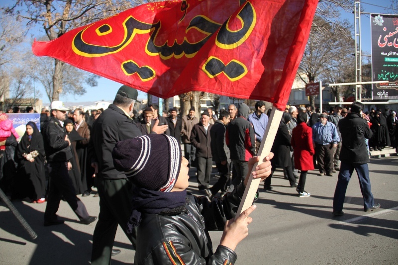 قیام عاشورا و انقلاب اسلامی