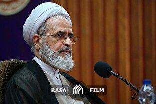 هویت بخشی به طلاب از وظایف مهم اساتید است