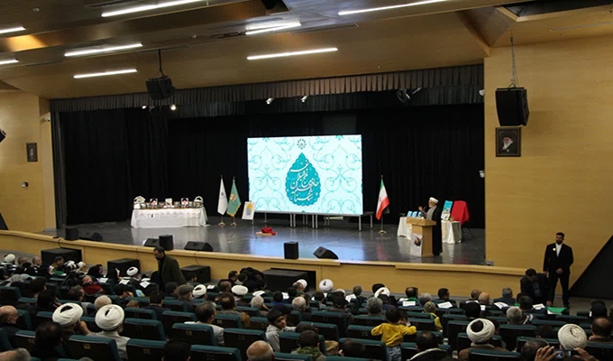مراسم تجلیل از ۵۸ حافظان نهج‌البلاغه در کاشان برگزار شد + گزارش تصویری