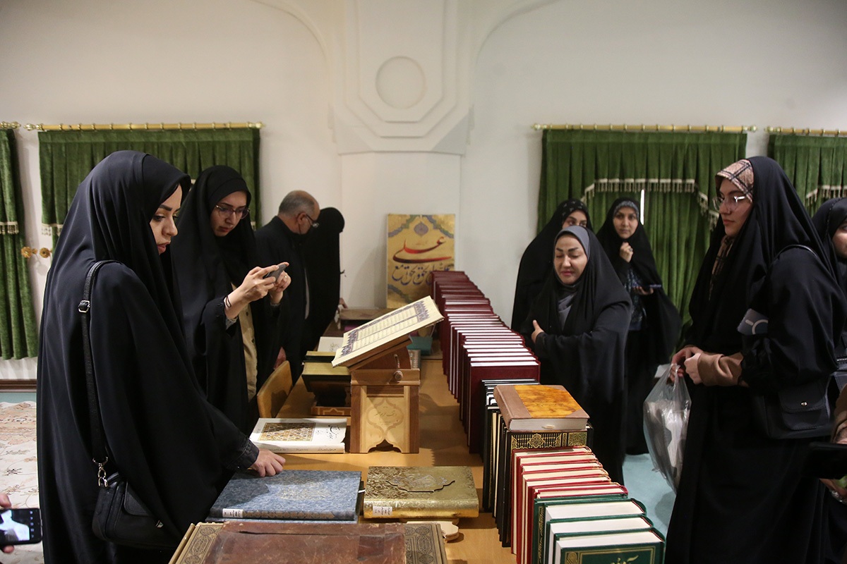 رسانه امروز هم سنگر می‌سازد هم مدافع است / روایت گنجینه‌های ۸۵۰ ساله آستان حضرت معصومه(س)