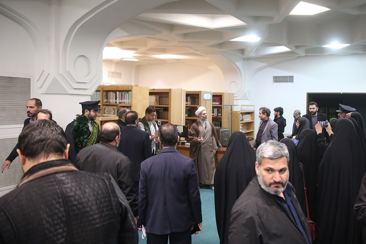 رسانه امروز هم سنگر می‌سازد هم مدافع است / روایت گنجینه‌های ۸۵۰ ساله آستان حضرت معصومه(س)