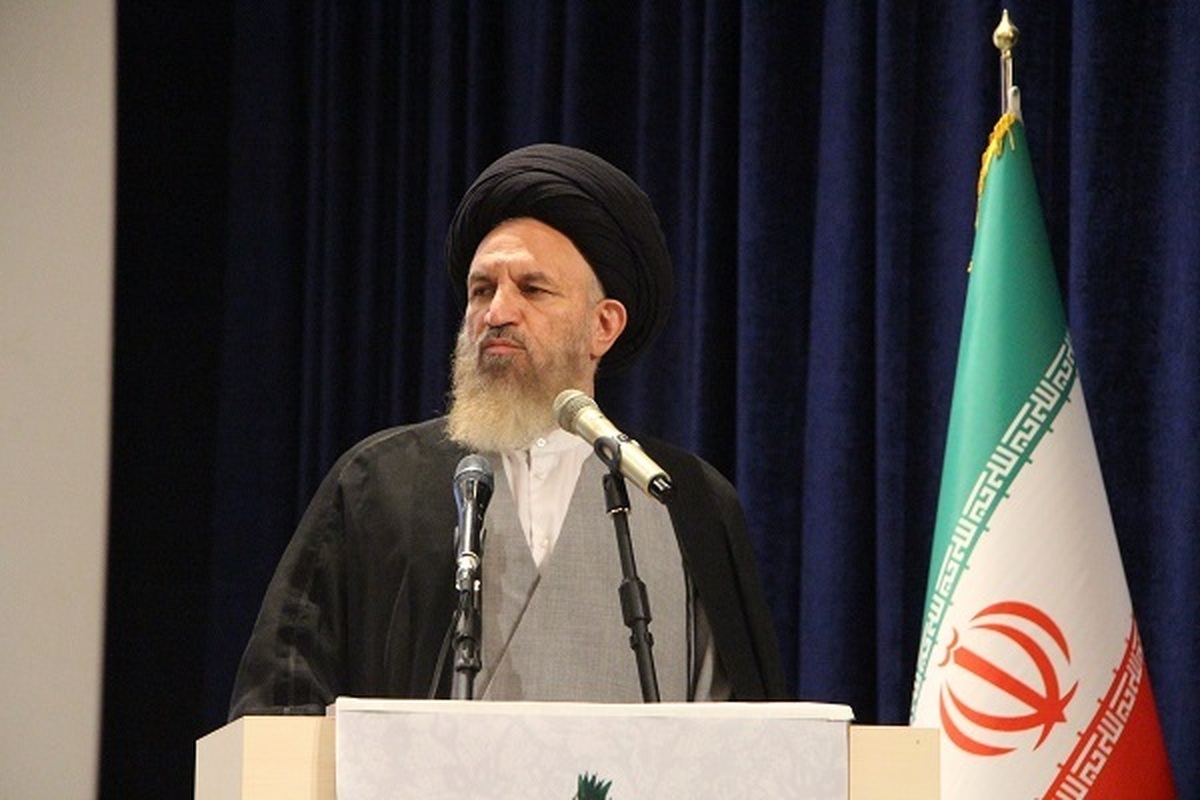 آیت الله حسینی الهاشمی در برابر فرقه‌های انحرافی ایستادگی کرد