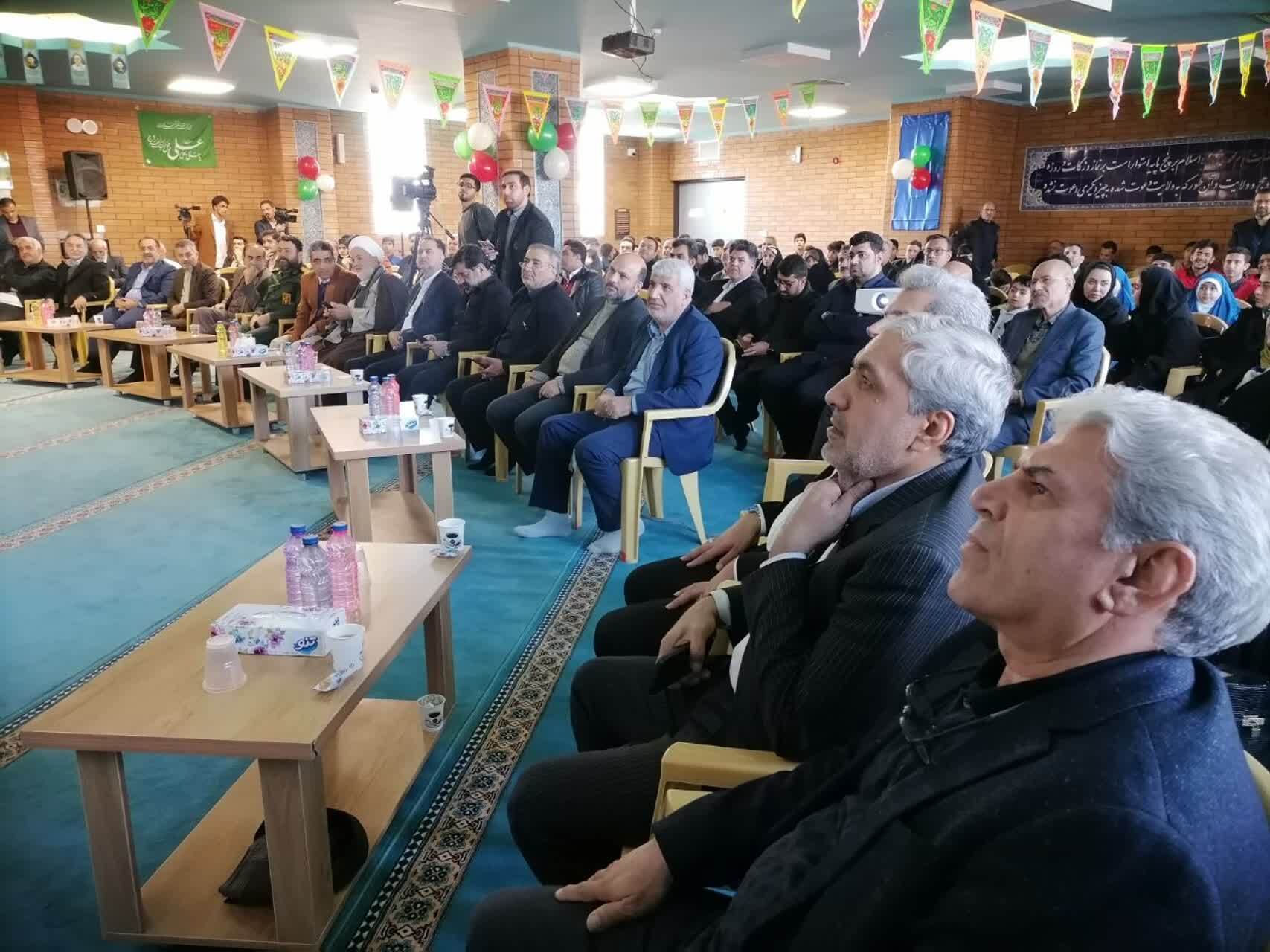 تجلیل از خیر مدرسه ساز نمونه کشور در قم