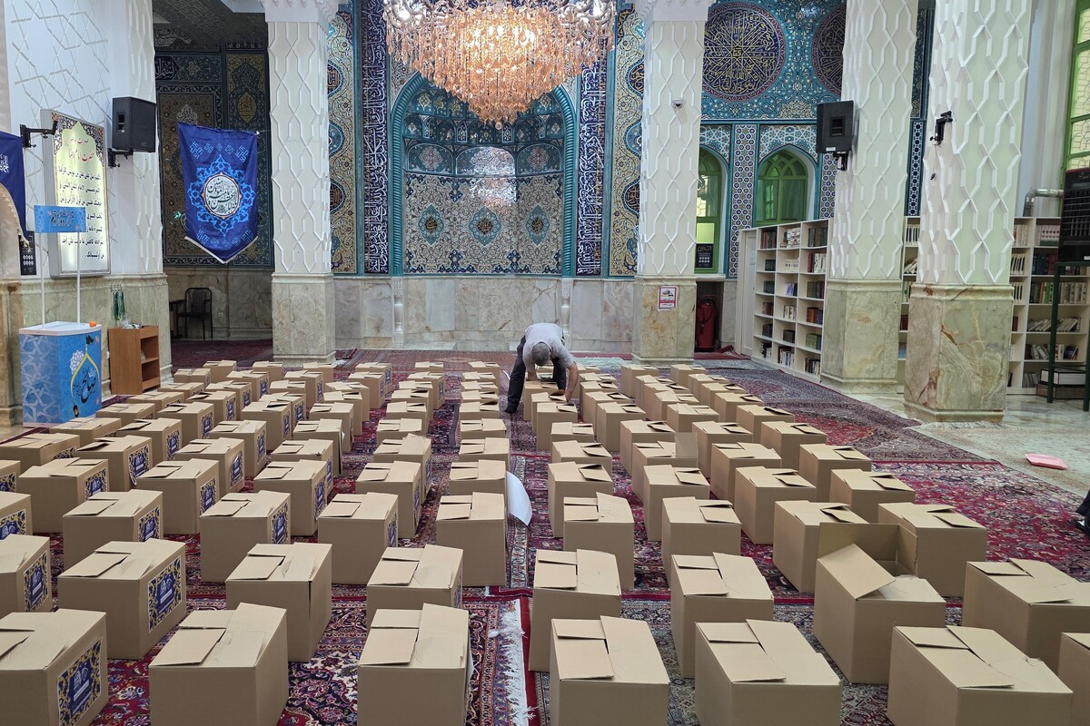 توزیع ۱۱۰ بسته معیشتی در امامزاده صالح فرحزاد