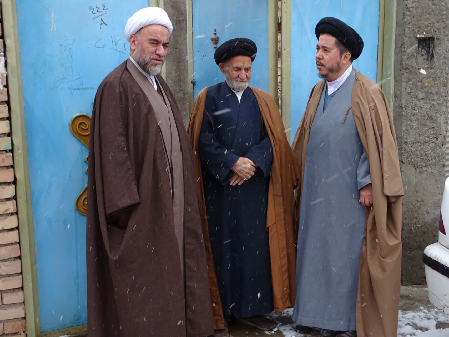 تکریم و دیدار مدیرکل مرکز خدمات حوزه‌های علمیه با خانواده‌های مرحومین غرب استان