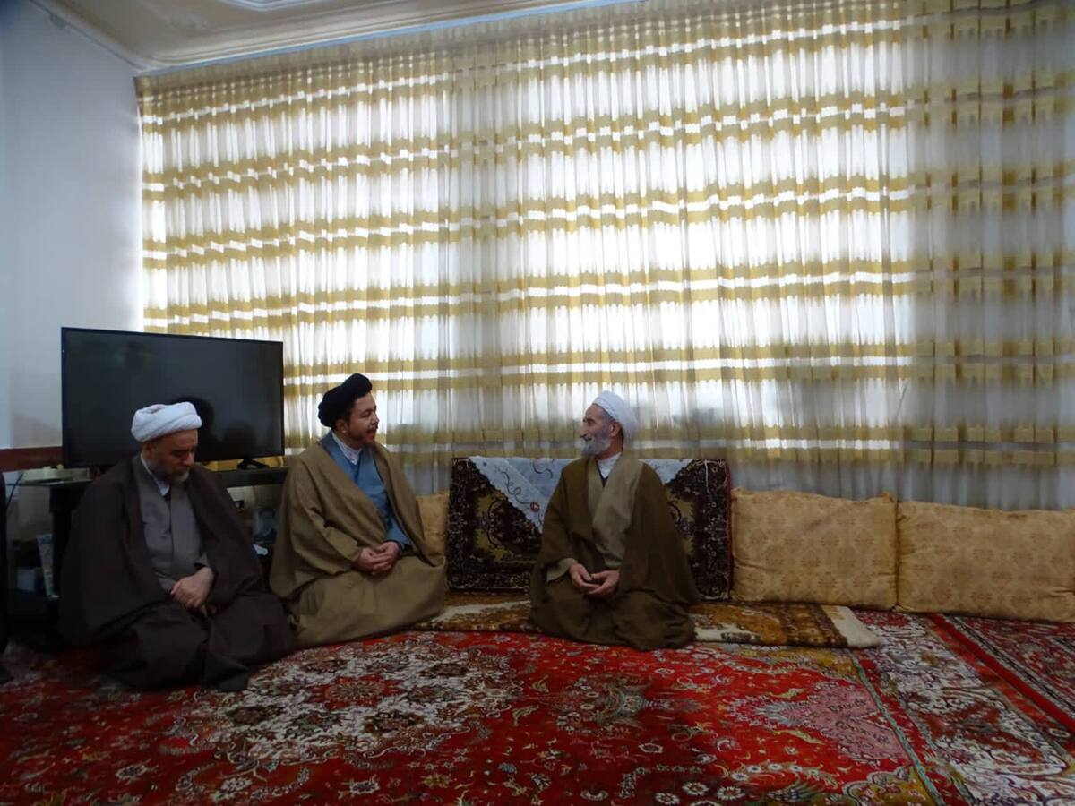 تکریم مدیرکل مرکز خدمات حوزه‌های علمیه با خانواده‌های مرحومین غرب استان+ تصاویر