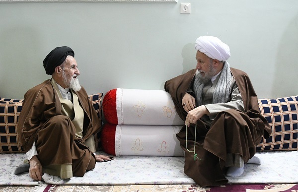دیدار صمیمی نماینده ولی فقیه در فارس با جمعی از علمای شهر شیراز