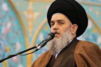 ایمان و پایداری رمز بقای دین و انقلاب است