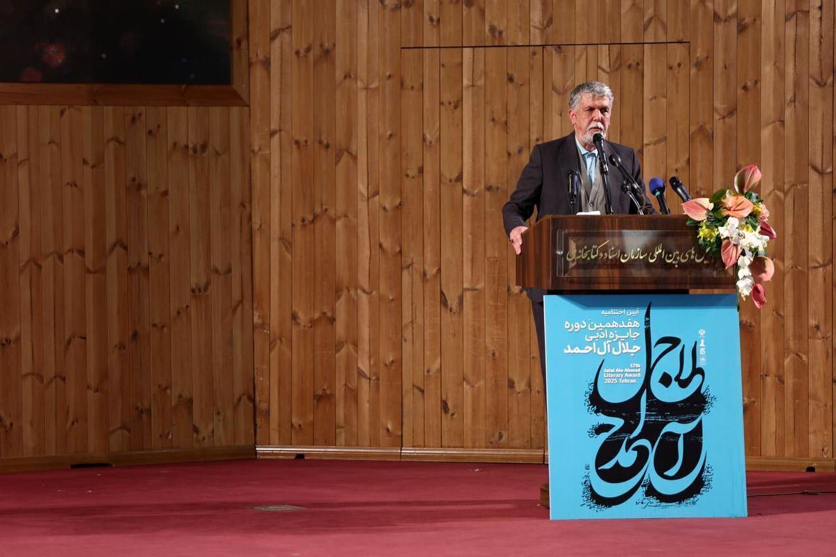 توضیحات وزیر ارشاد درباره کاغذ و ارز ترجیحی