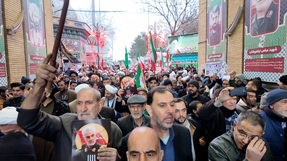 تجمع مردم قم در محکومیت اغتشاشات و حمایت از سخنان رهبر معظم انقلاب + تصاویر