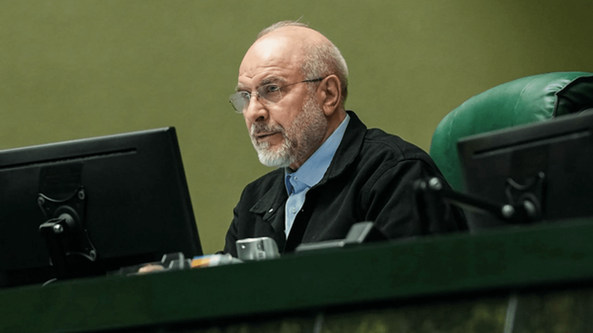 امروز در چهار جبهه با دشمن درحال جنگ هستیم