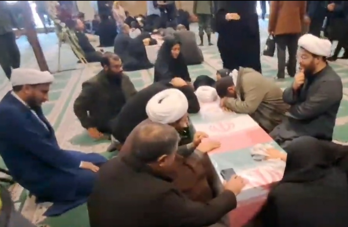 فیلم| وداع با پیکر مطهر روحانی شهید مدافع امنیت در شیراز