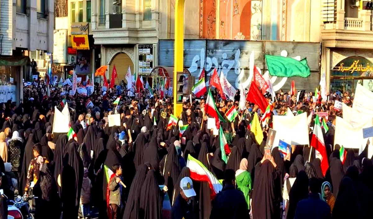 راهپیمایی تاریخی و باشکوه مردم کاشان در یوم الله ۲۲ دی + گزارش تصویری