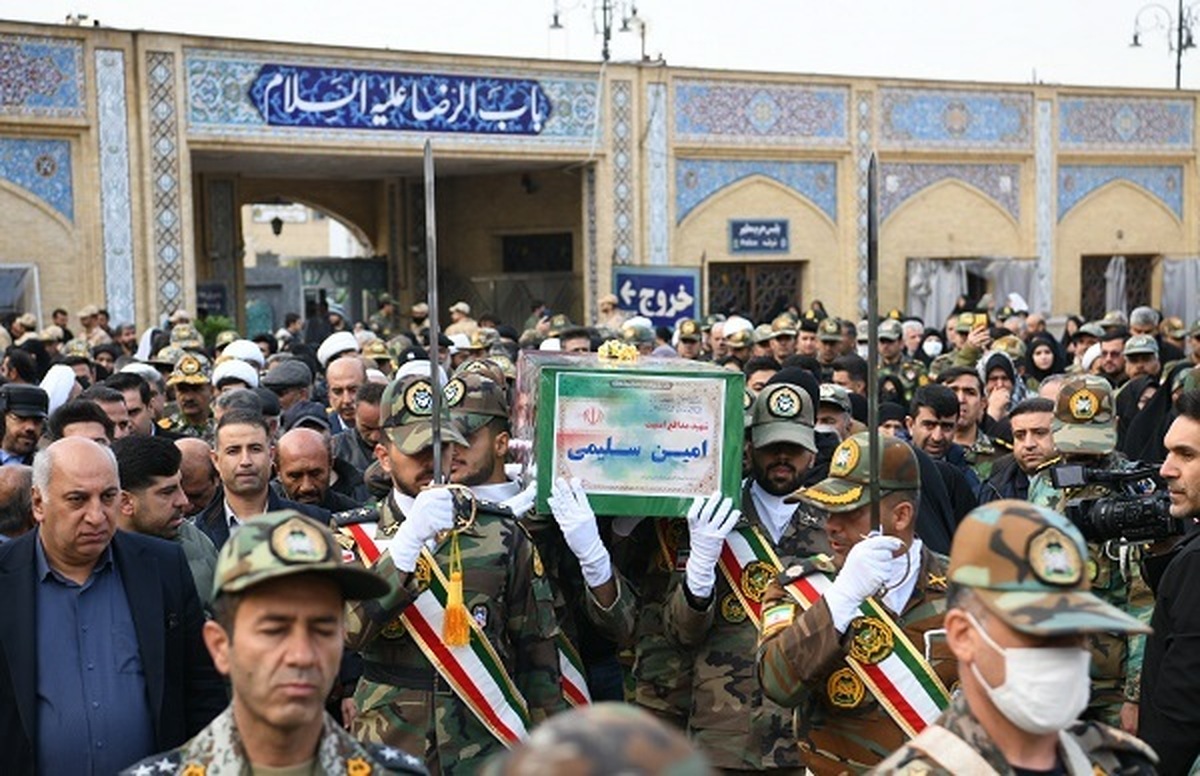 تشییع شهید امنیت ارتش در حرم مطهر شاهچراغ