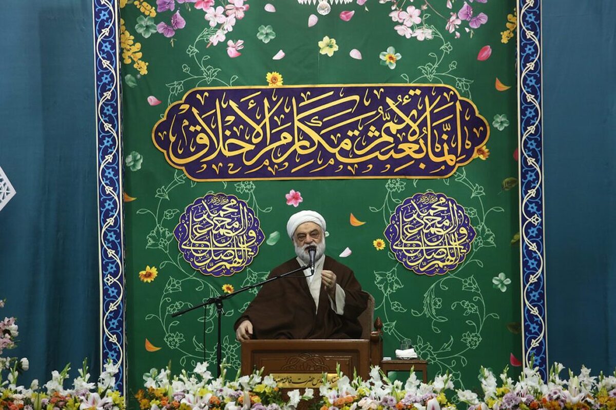 حضور ملت ایران در 22 دی ماه توطئه فتنه گران را خنثی کرد/ مسئولان خدمتگزار مردم باشند