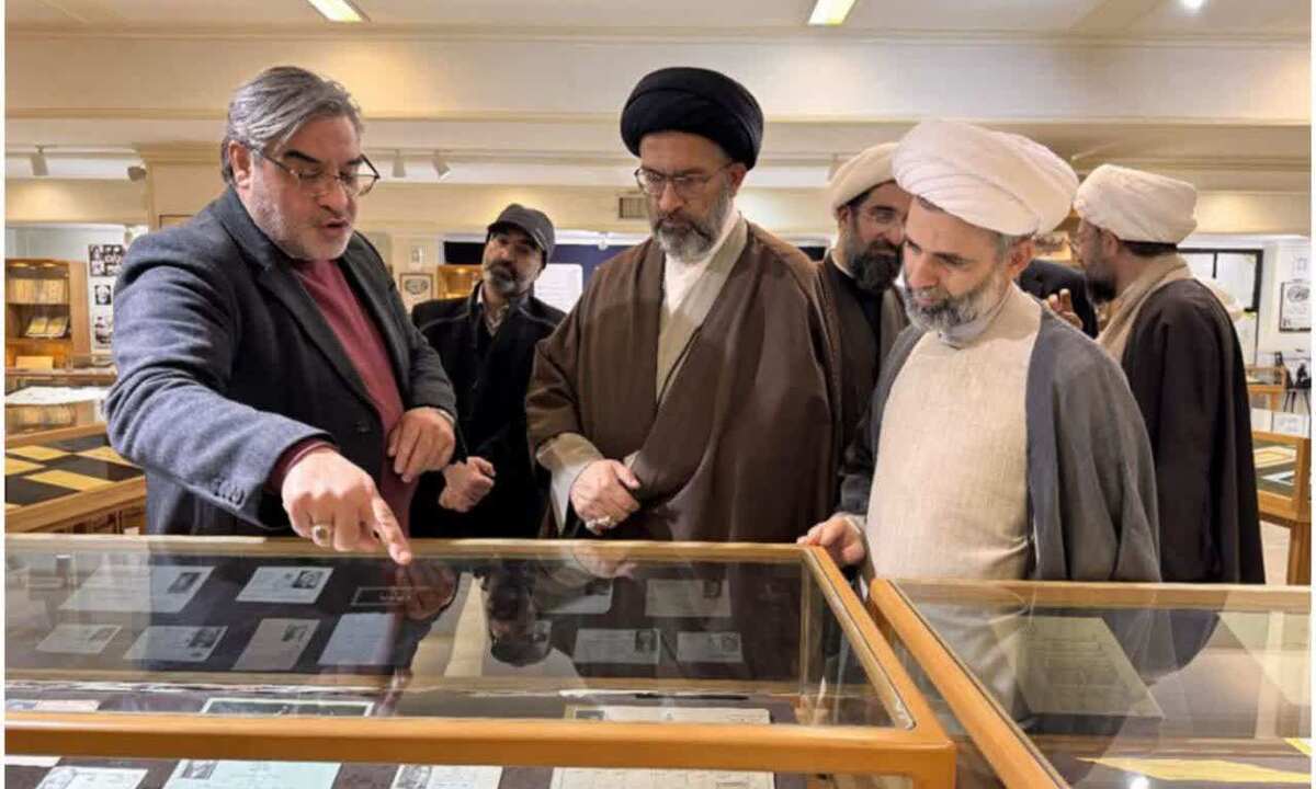 بازدید معاون فرهنگی حرم بانوی کرامت از مرکز اسناد حوزه و روحانیت مدرسه فیضیه قم