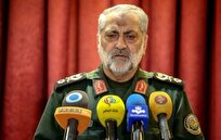 دست تعرض به سمت رهبر انقلاب را قطع می‌کنیم