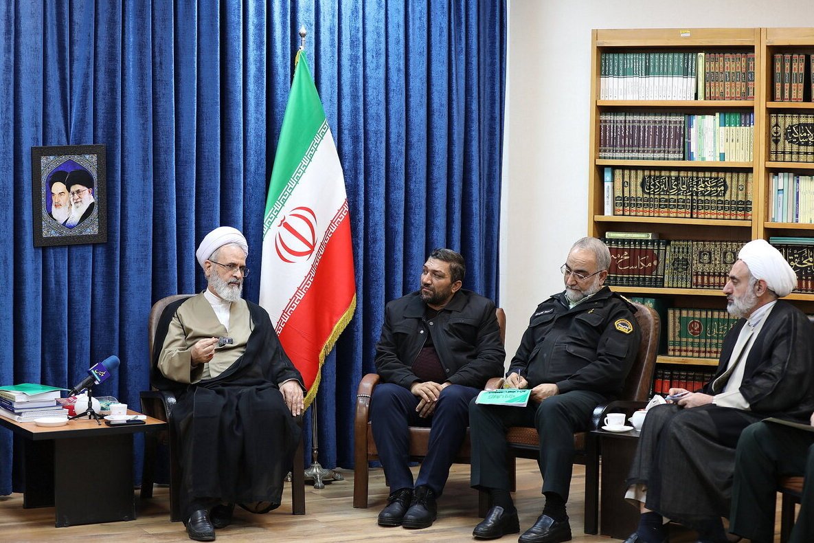 تقدیر ویژه آیتالله اعرافی از مجاهدتهای فرماندهان و نیروهای انتظامی تقدیر ویژه آیتالله اعرافی از مجاهدتهای فرماندهان و نیروهای انتظامی