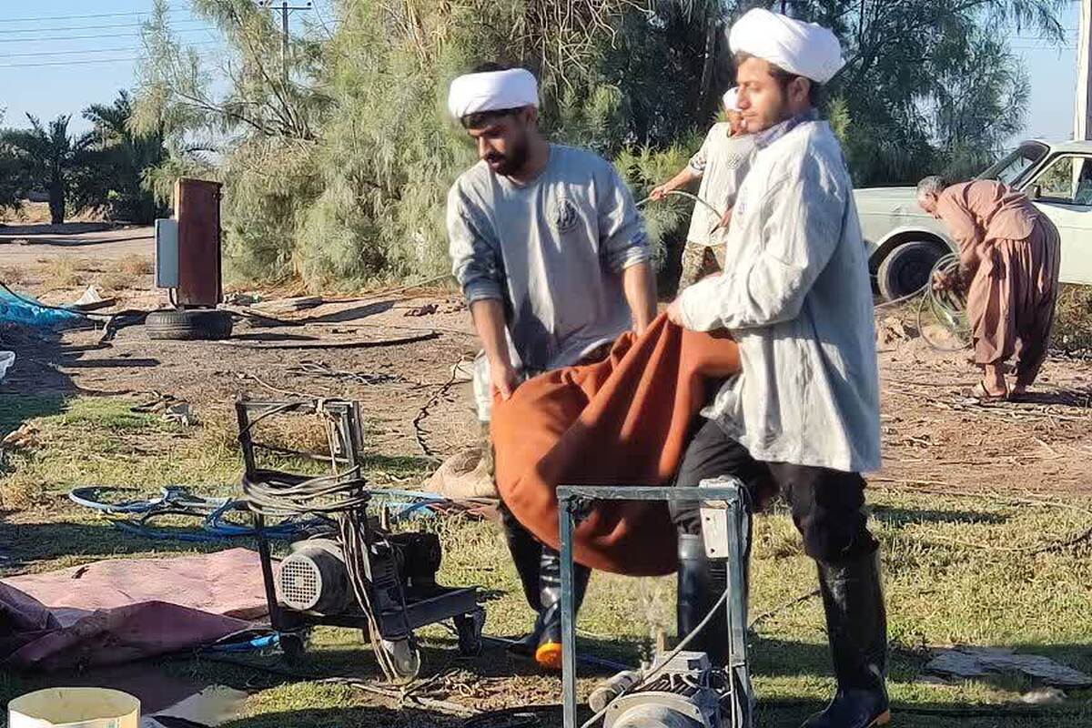 روایت حضور جهادی حوزه علمیه کهنوج در سیلاب جنوب کرمان