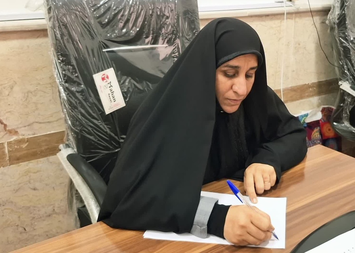 طلاب خواهر در نهادینه سازی حجاب نقش موثری دارند