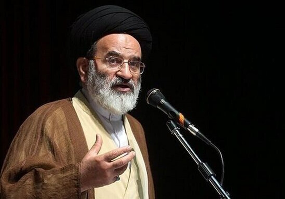 وفاداری ملت ایران به رهبر انقلاب موجب شکست فتنه‌ها است