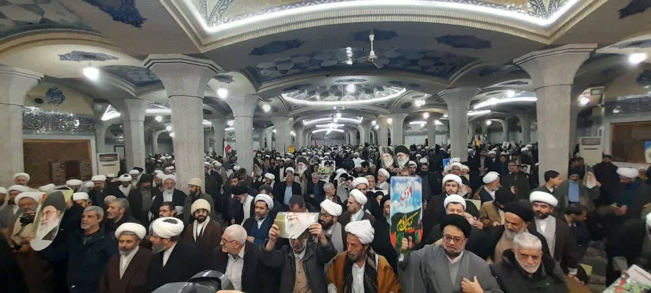 تجمع بزرگ حوزویان و مردم قم در سالروز حماسه ۹ دی برگزار شد