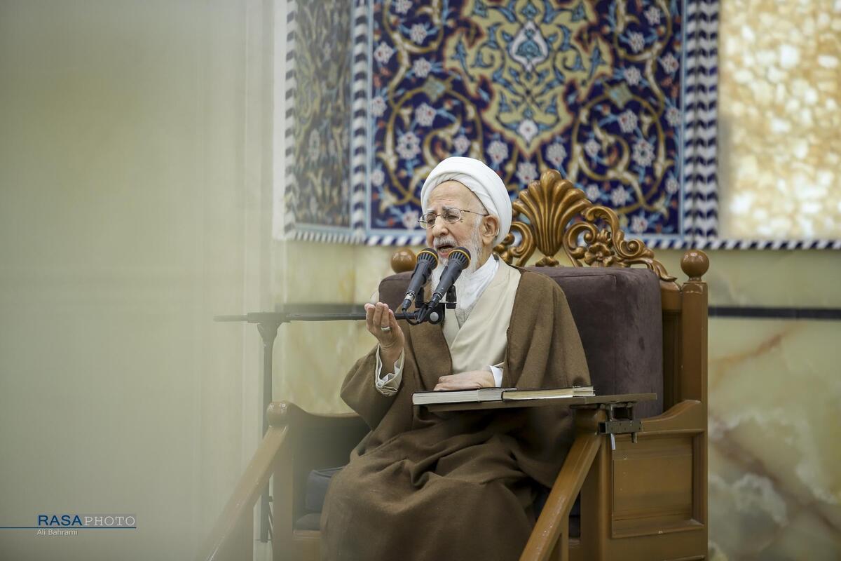 هرکس در برابر حق بایستد، قطعاً شکست می‌خورد